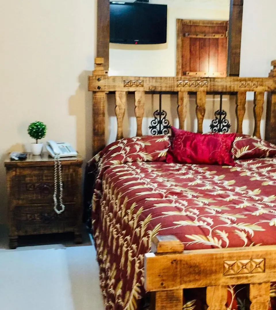 Hotel Don Perez Baní