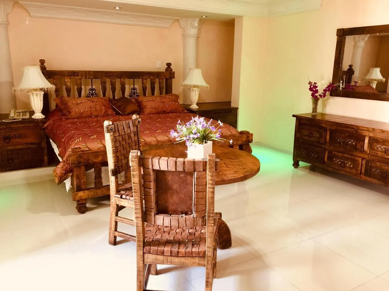 Hotel Don Perez Baní